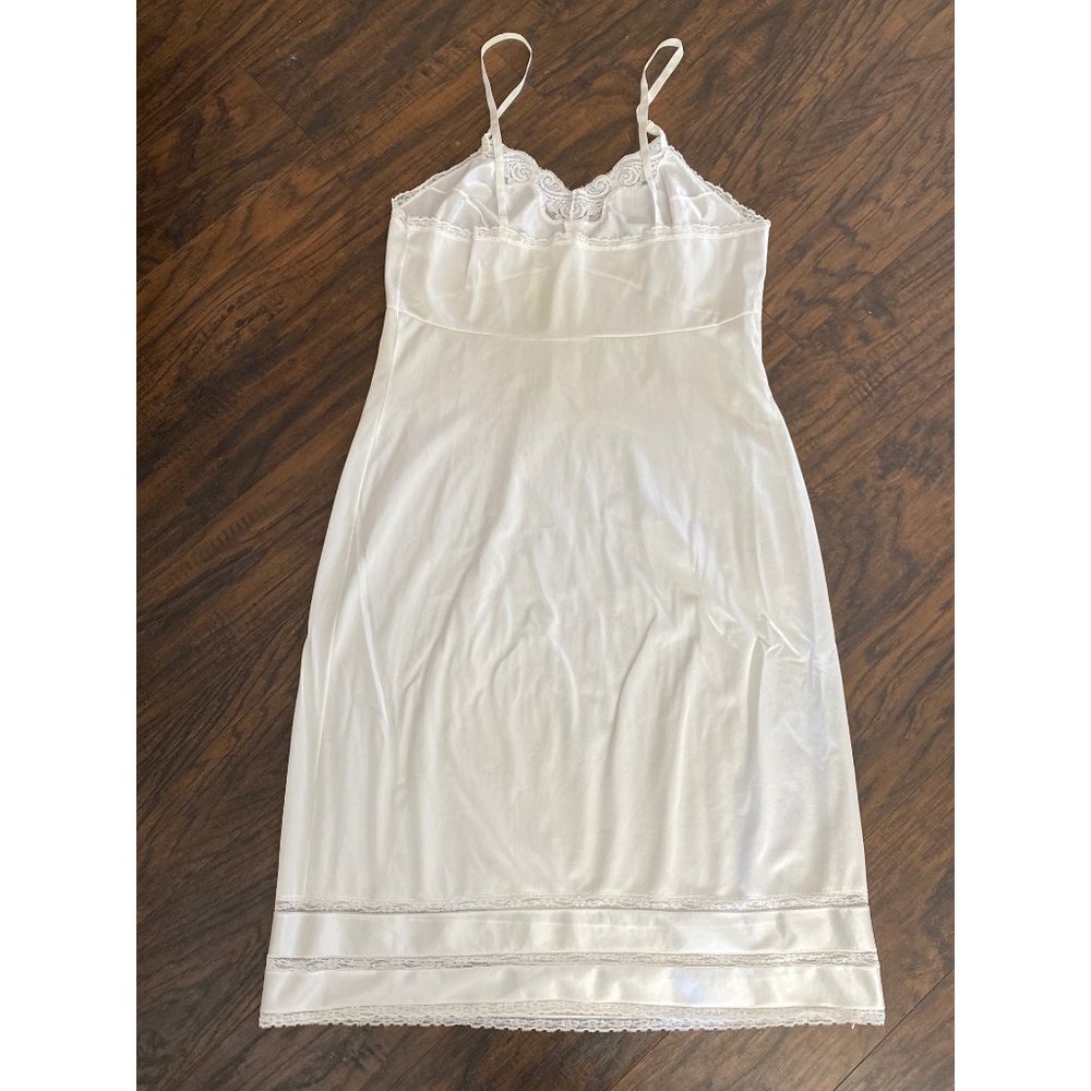 Vintage Adonna 38 Nylon Slip Dress Nightgown Farmhouse Cottage Core Lace Trim - Picture 5 of 8